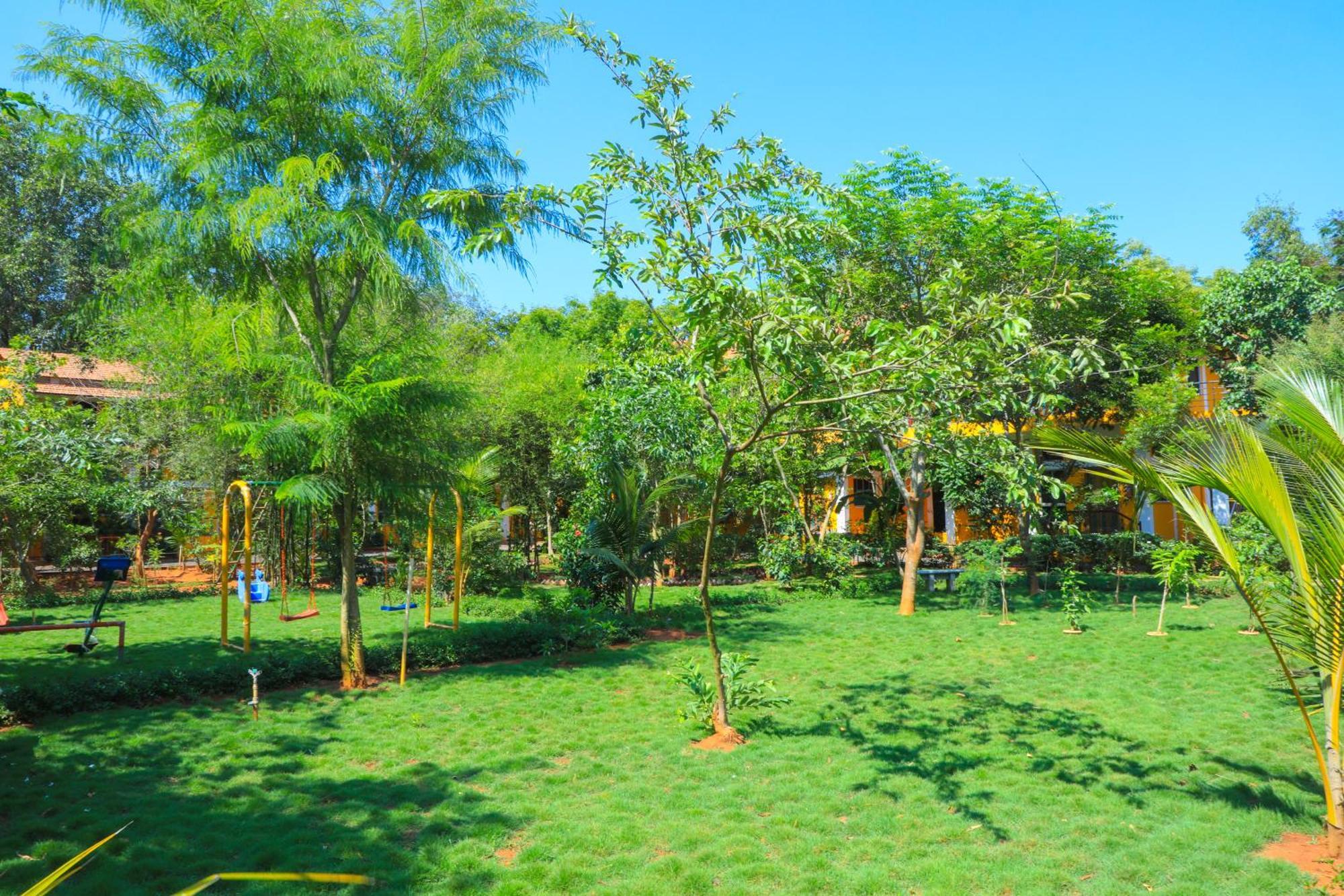 فندق Auro Wellness Castle بونديتْشيري المظهر الخارجي الصورة