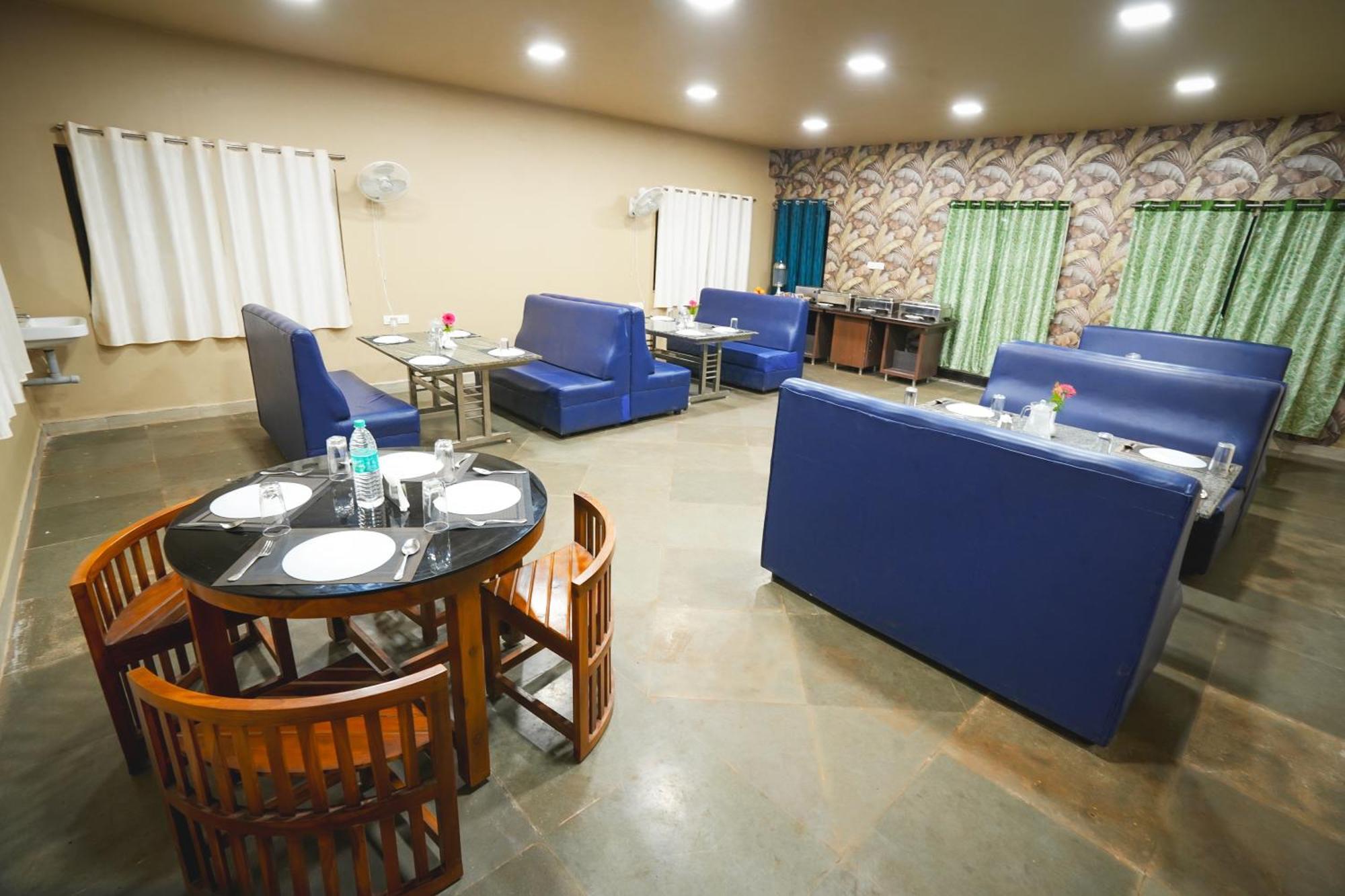 فندق Auro Wellness Castle بونديتْشيري المظهر الخارجي الصورة